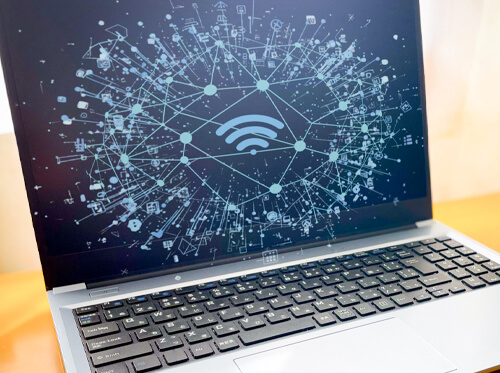 オフショア法人はIT関連事業の活用も増えています