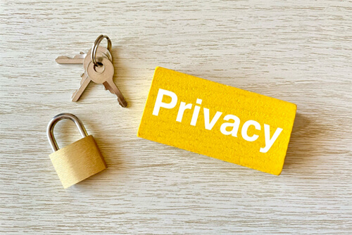 ノミニー制度とはプライバシー保護を目的とした合法的な制度です