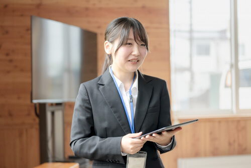 短期間でも就労ビザの取得が必要です