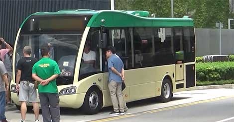 香港に新しい緑のミニバスが登場